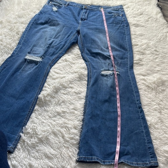 Fashion Nova Flare Jeans - Picture 3 of 8